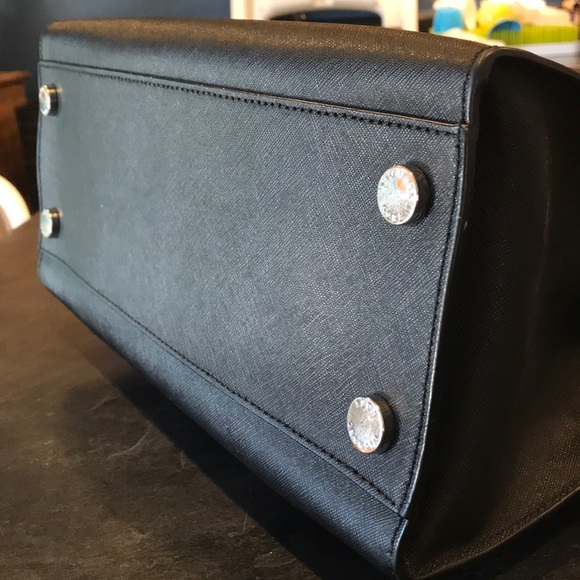 *SOLD* Michael Kors Emma Satchel - Picture 8 of 8